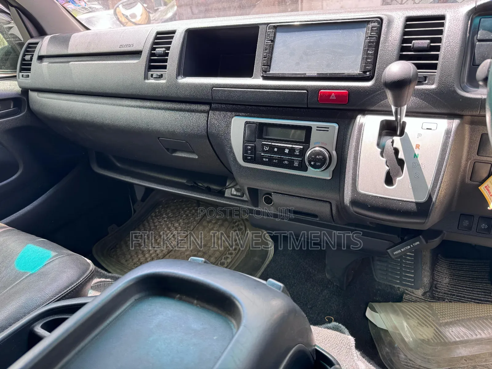 Toyota Grand HiAce 2014 White