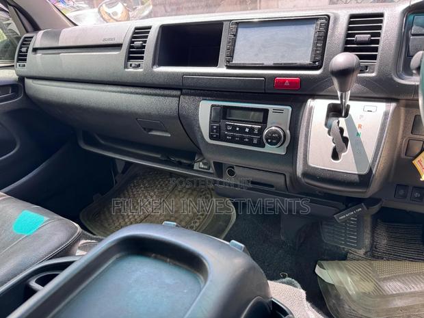 Toyota Grand HiAce 2014 White - thumbnail 11