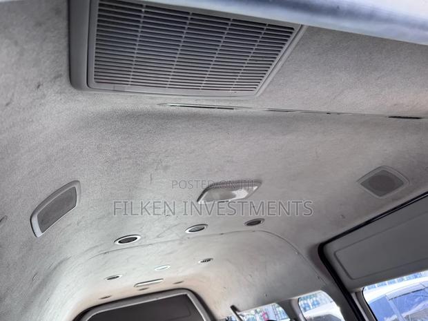 Toyota Grand HiAce 2014 White - thumbnail 15