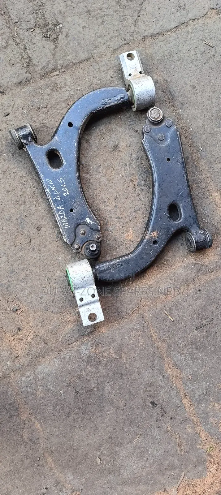 Mazda Demio 2005 Front Arms.