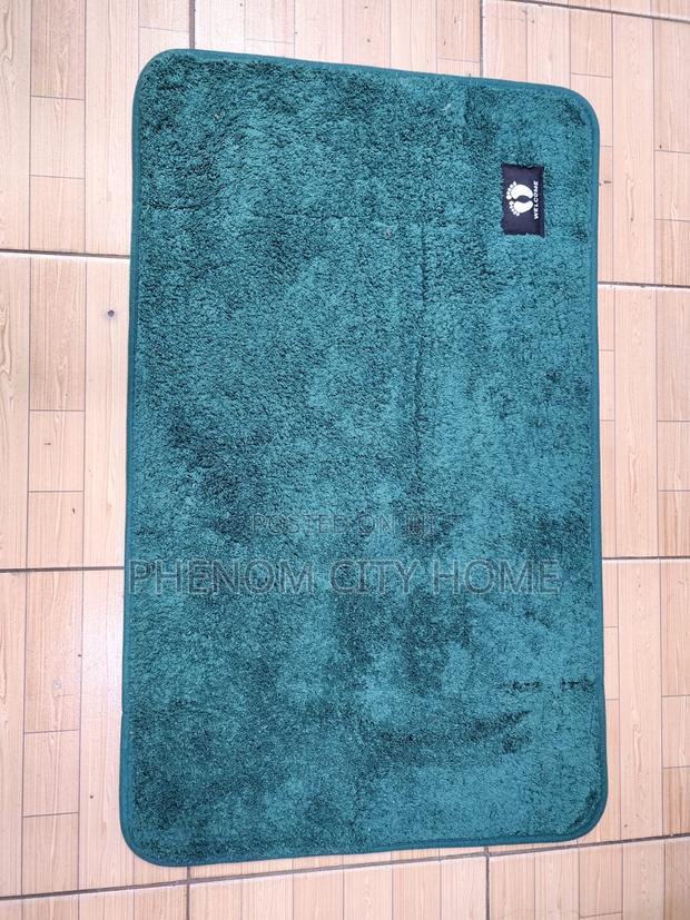 Quality Woolen Soft Fur Doormats Available - thumbnail 2