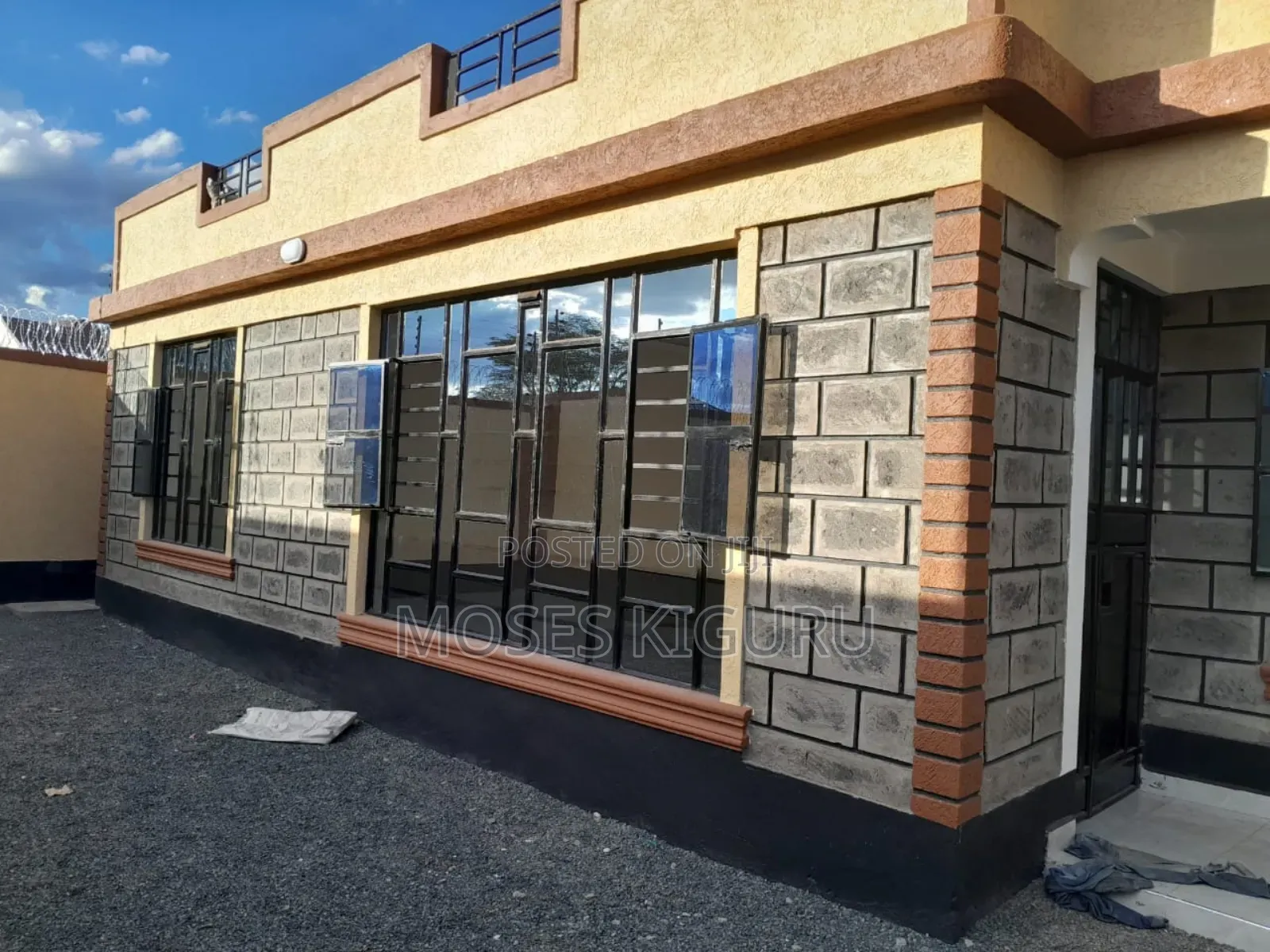 3bdrm Bungalow in Junction, Kimbo for sale