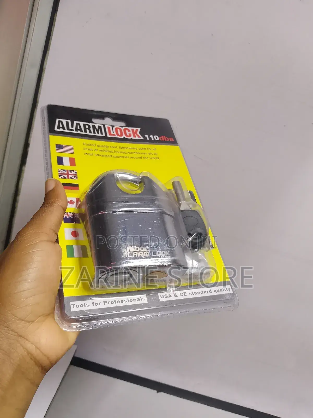 Top Security Alarm Padlock 70mm With 3 Keys.