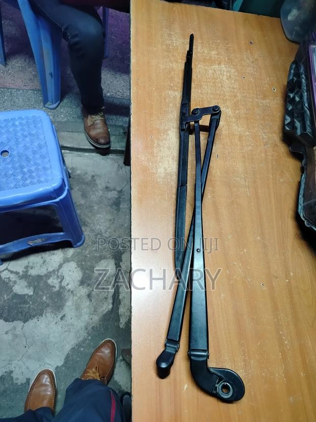 Vitz 2013 Wipers - main view