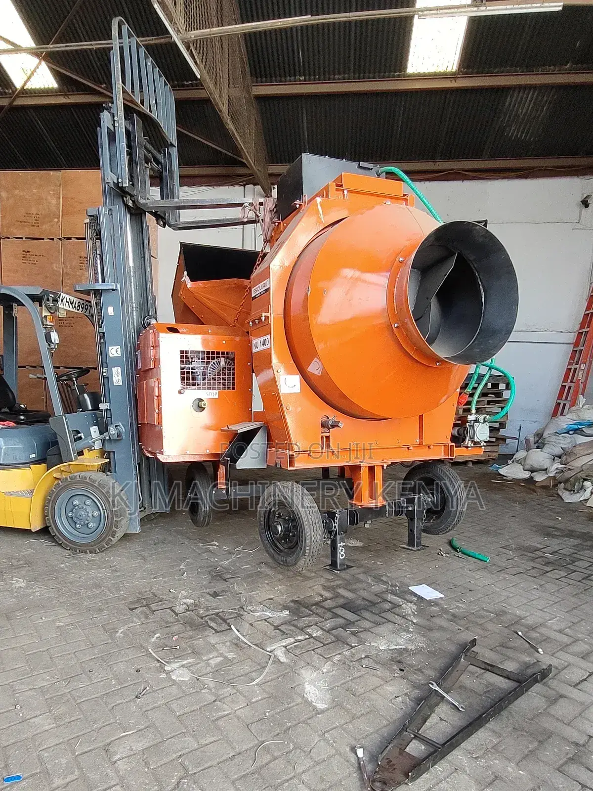 Esquire 700l Self Loading Concrete Mixer Machine