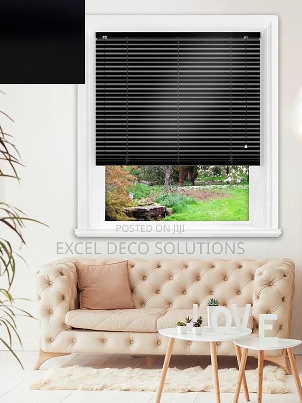 “Minimalist Chic, Maximum Impact!” Venetian Window Blinds