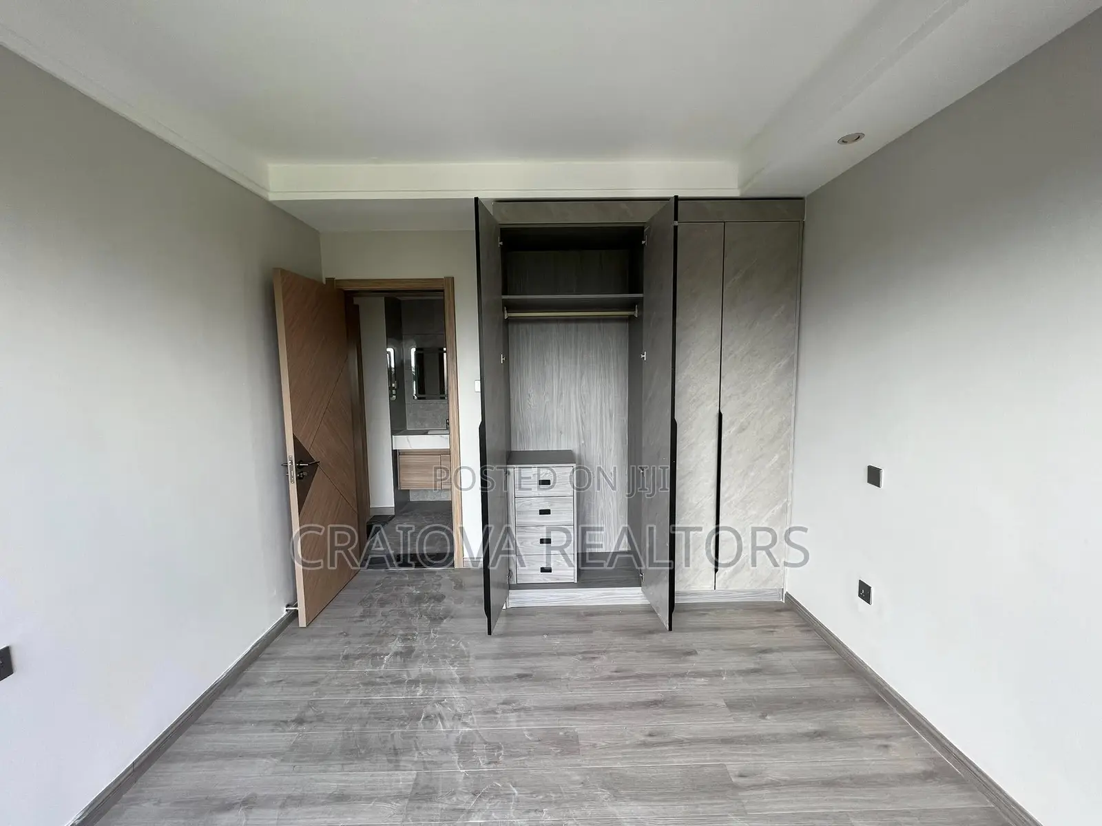 2bdrm Apartment in Riverside Drive for sale