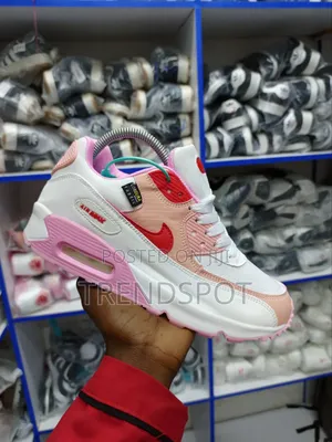 Airmax 90 (Valentine)
Sizes 37,38,39,40,41,42