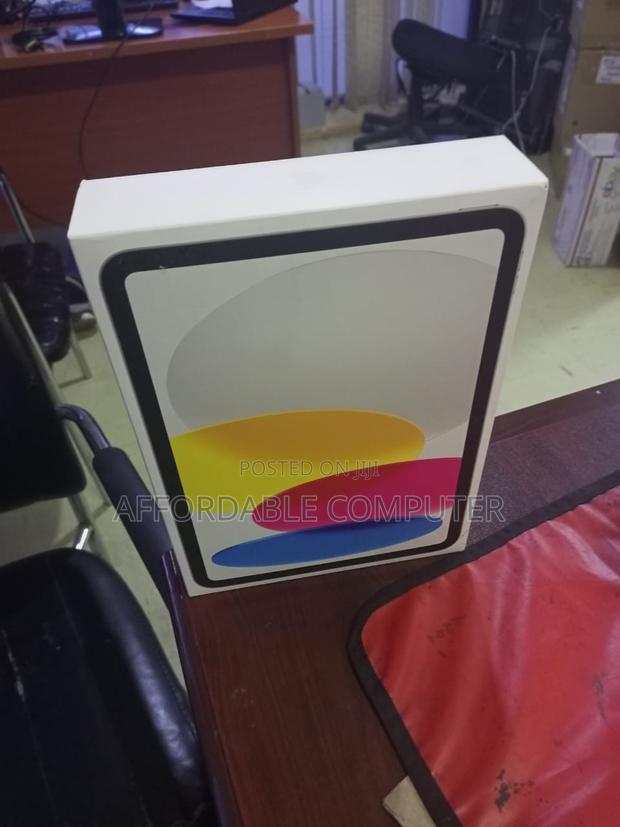 New Apple iPad Air 256 GB Silver - main view