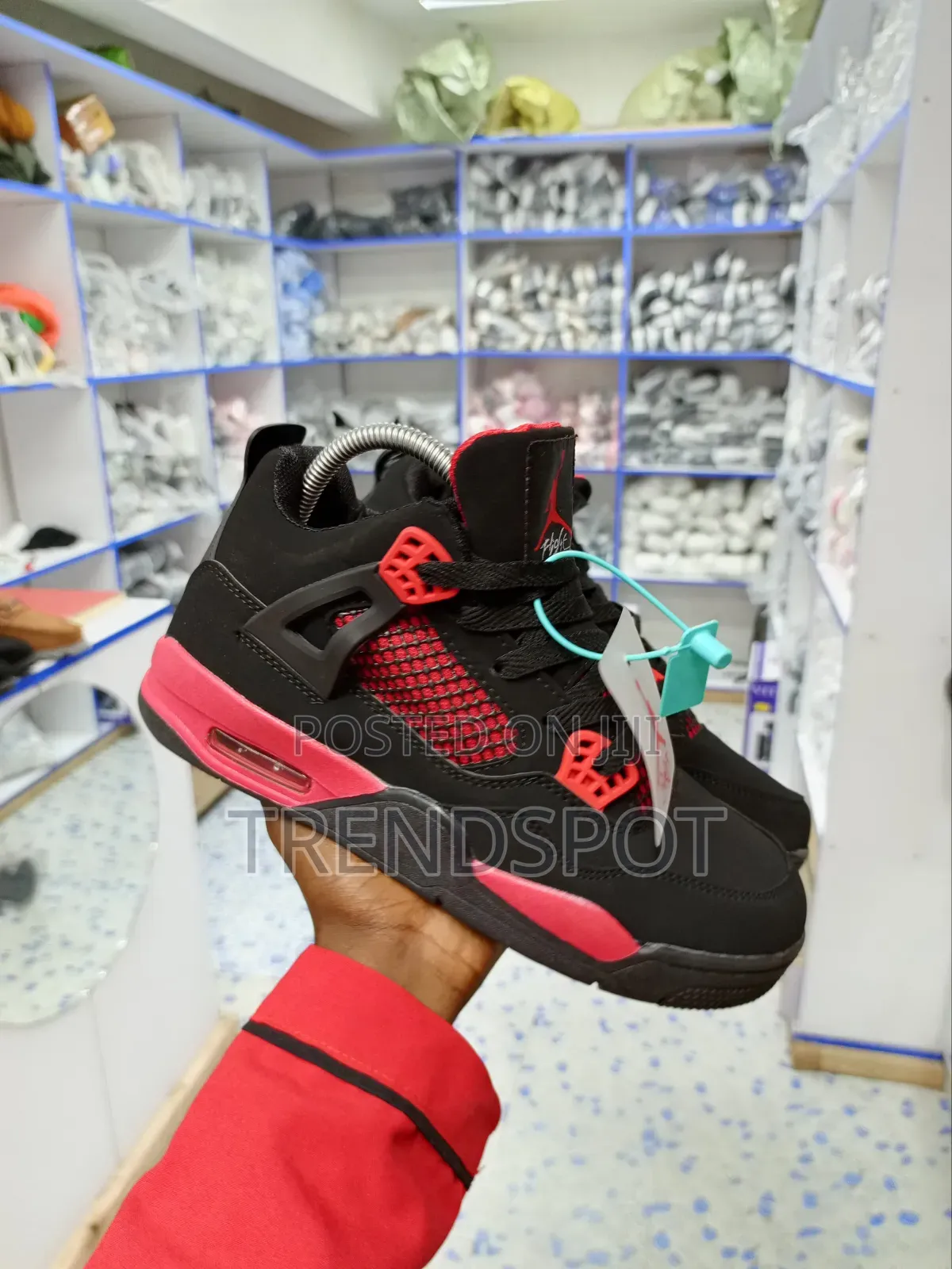 Jordan 4 (Thunder Red)