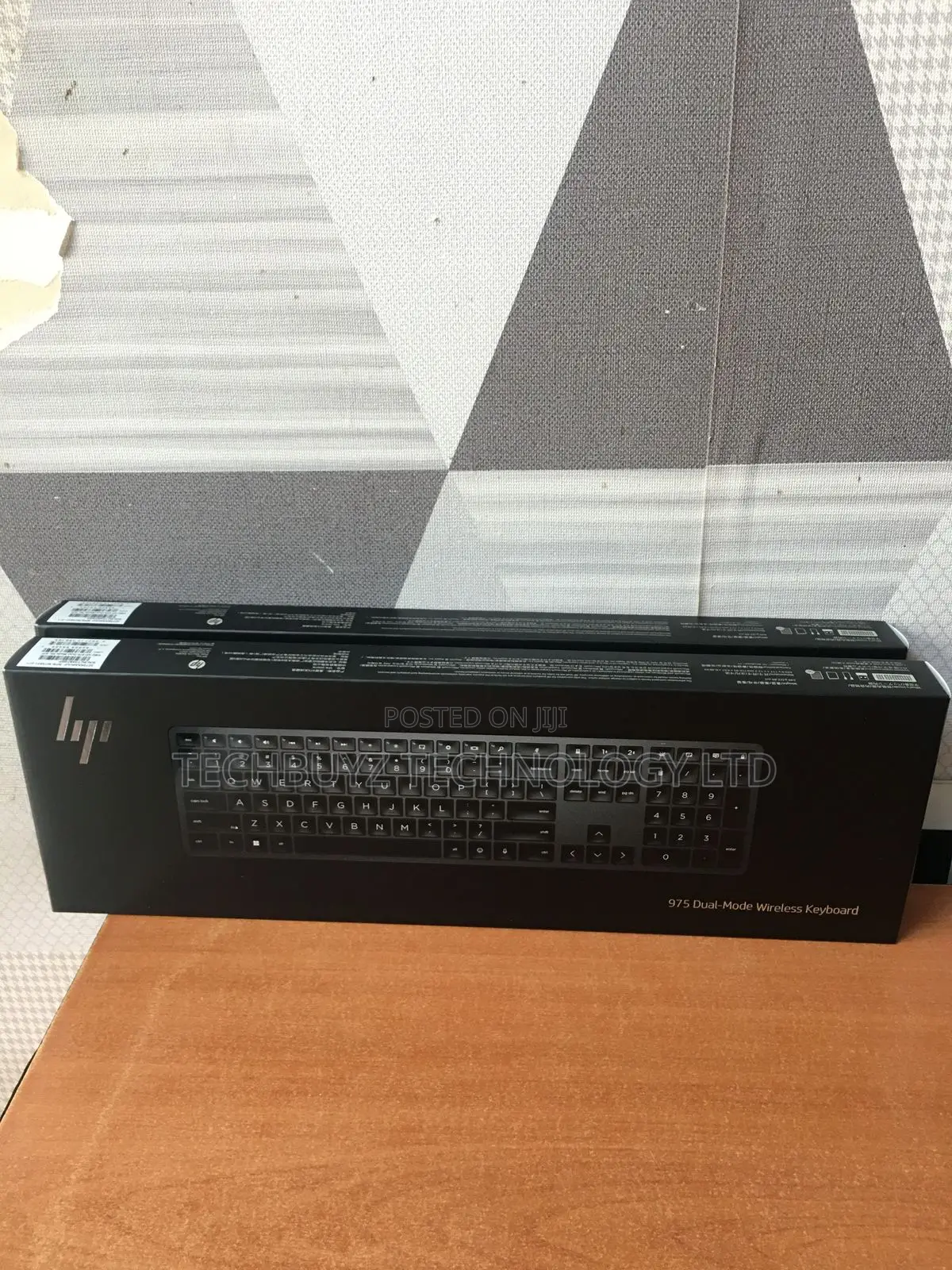 Hp 975 Dual-Mode Wireless Keyboard