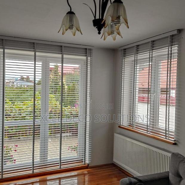 Style That Works Overtime With Venetian Window Blinds