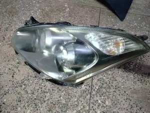 Wish 2005 Headlight Xenon
