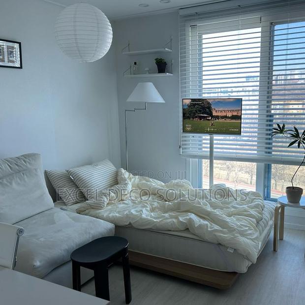 “Designed to Impress. Built to Last.” With Venetian Window