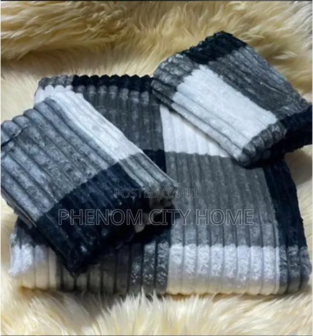 Super Warm Velvet Ribbed Throw Blankets