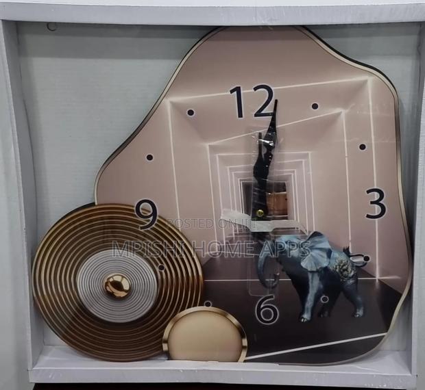 Elegant Style Wall Mounted Decor Wall Clock - thumbnail 2