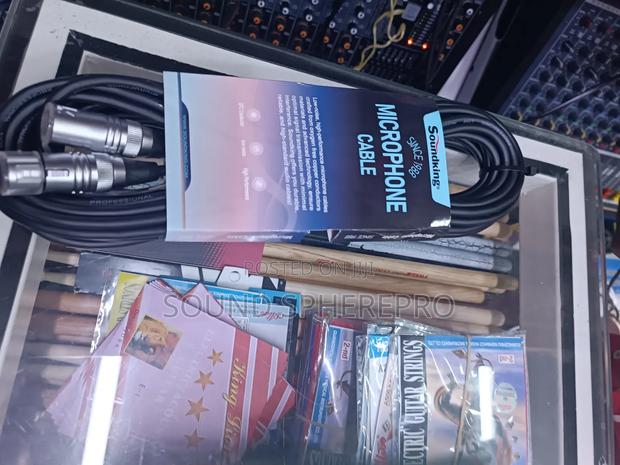 Soundking 10mtrs Male-female Signal Cable
