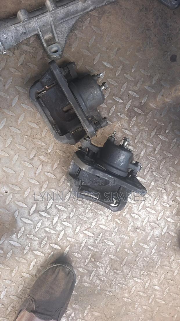 Toyota Corolla Nze Front Caliper - thumbnail 2