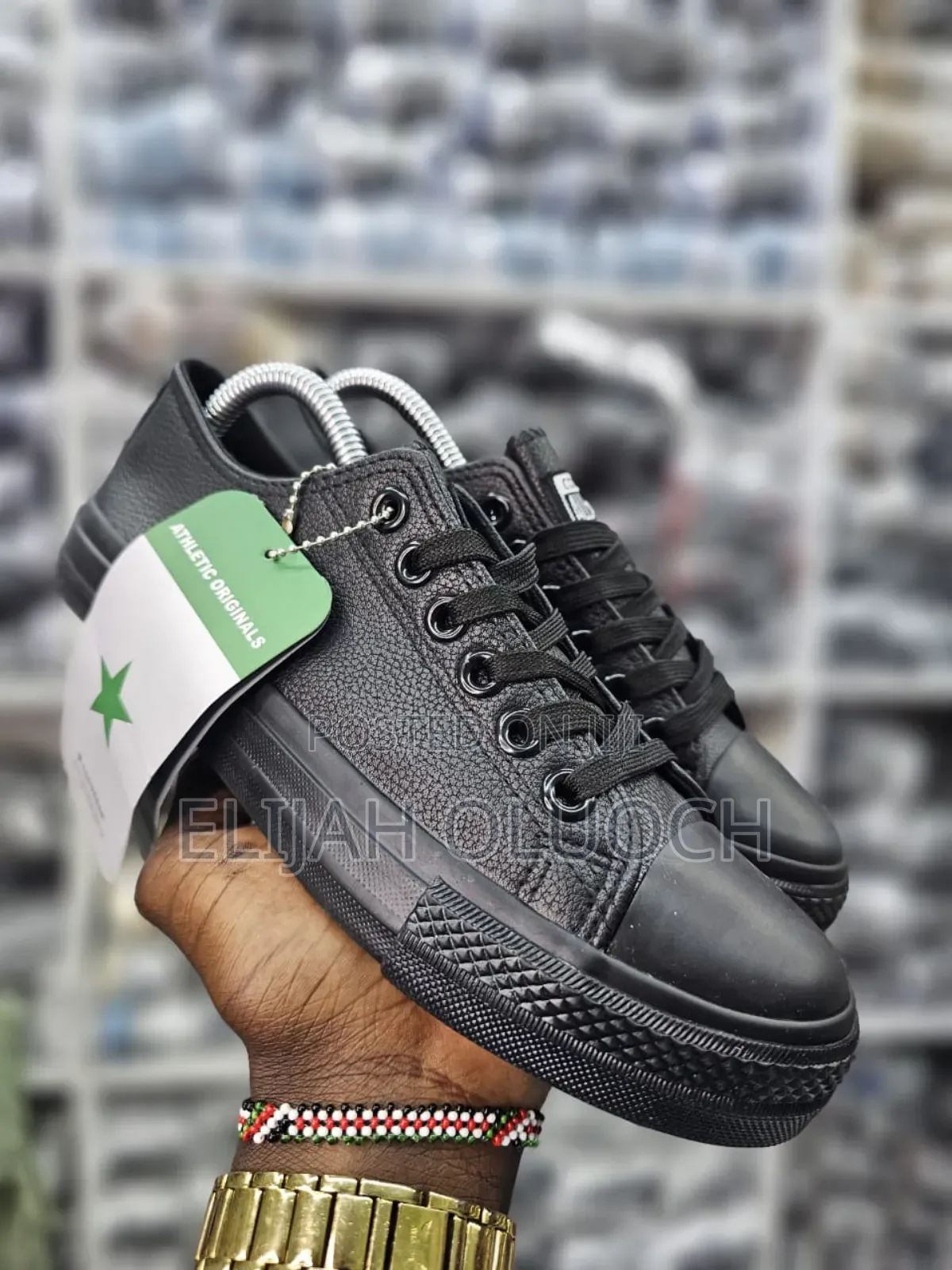 Converse Allstars Leather 
Size 37-44
 at 1700