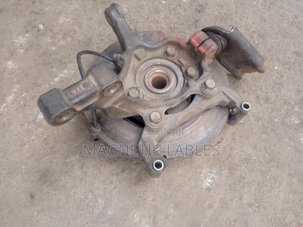Nissan Tiida Front Hub