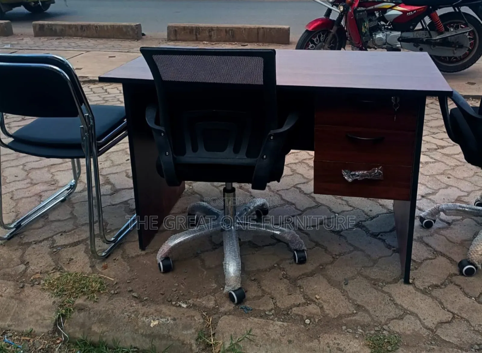 Quality 1m Office Desk With Mesh Office Chair Gv4rd