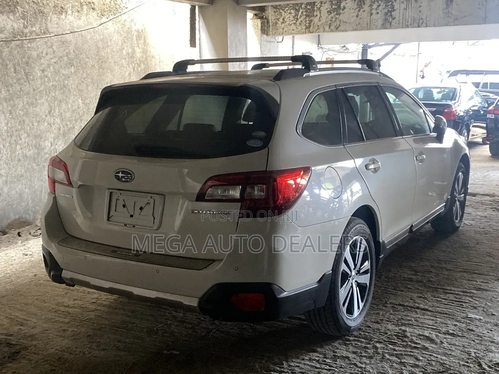 Subaru Outback 2018 Off white