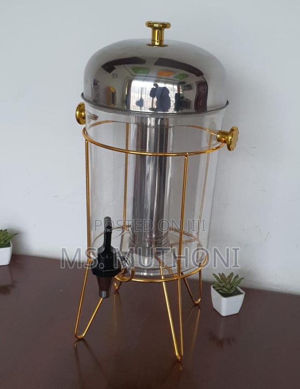 Elegant 8l Golden Metal Frame Juice Dispenser