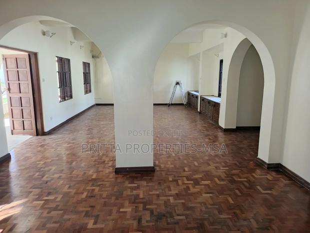 3bdrm Mansion in Nyali for rent - thumbnail 4