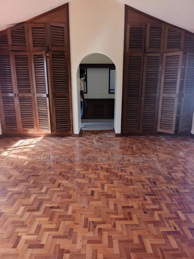 3bdrm Mansion in Nyali for rent - thumbnail 17