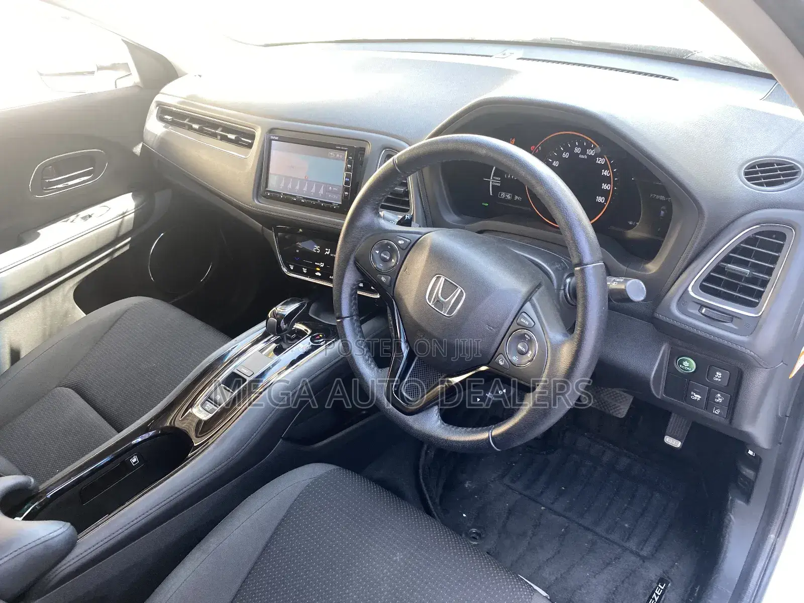 Honda Vezel 2018 White