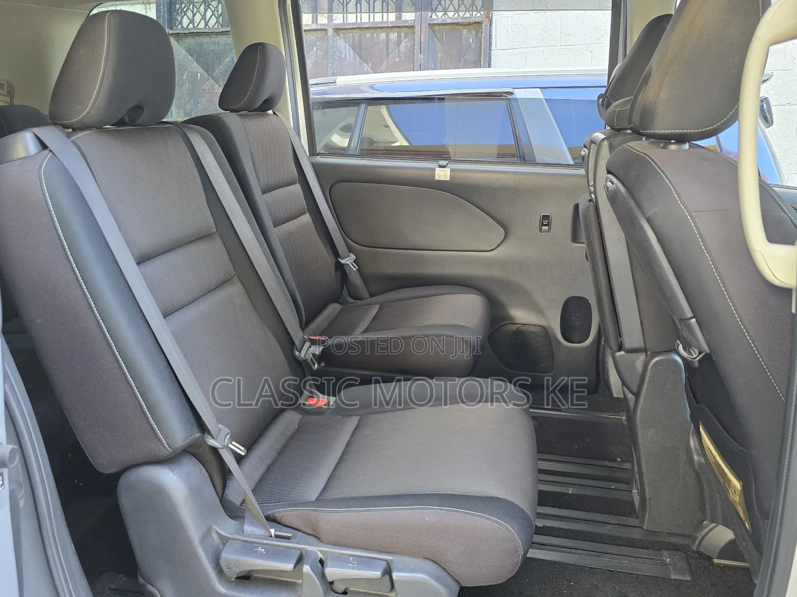 Nissan Serena 2018 Silver