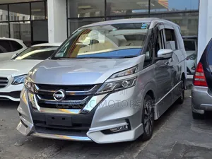 Nissan Serena 2018 Silver