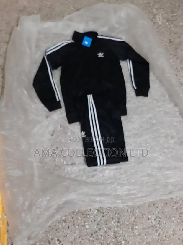 Imported Tracksuits – Perfect for All Your Outdoor Needs