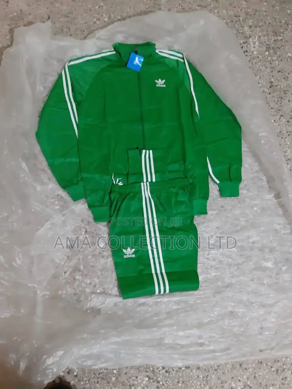 Imported Tracksuits – Perfect for All Your Outdoor Needs