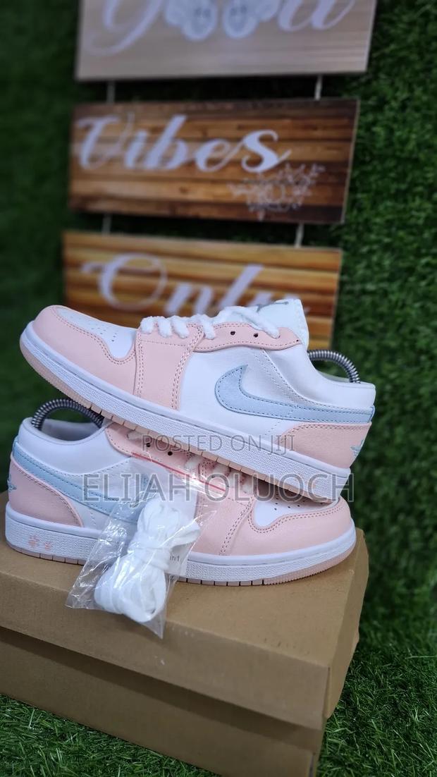 Jordan 1 "Paw Print "
Size ,36,37,38,39,40,41 - main view