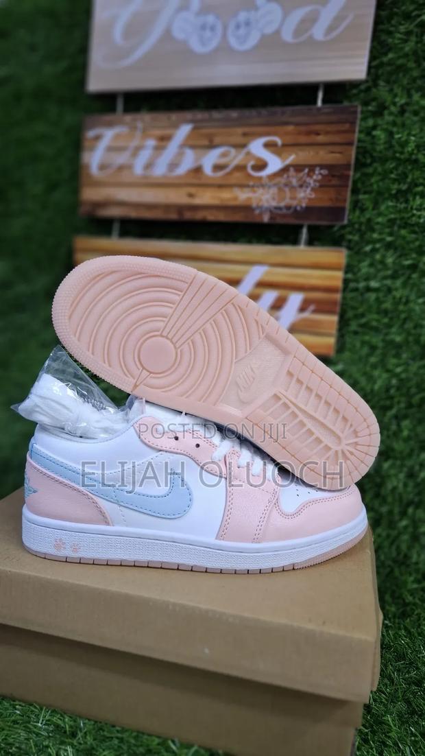 Jordan 1 "Paw Print "
Size ,36,37,38,39,40,41 - thumbnail 2