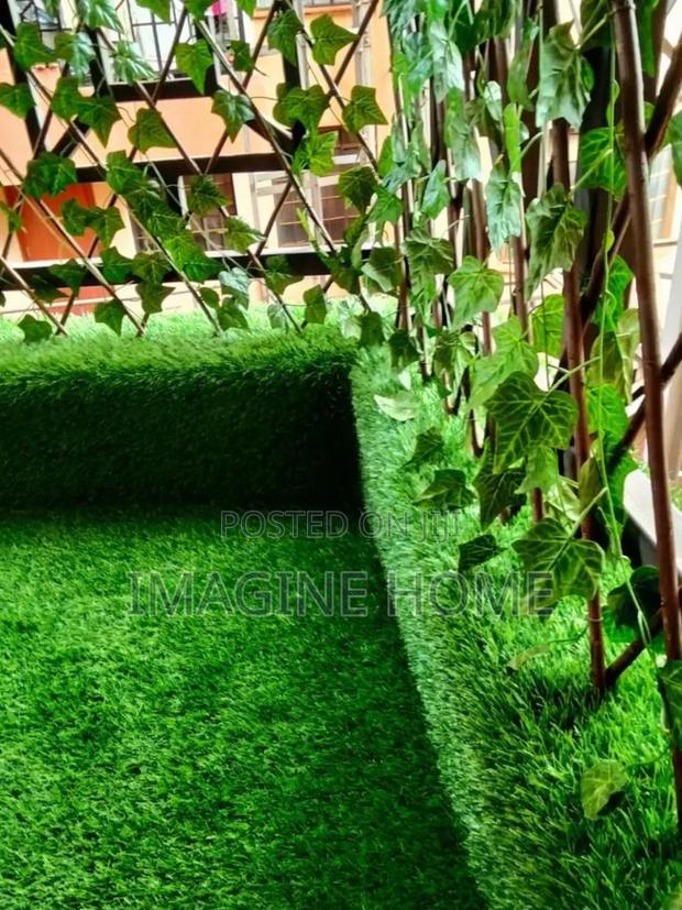 Expandable/Stretchable Green Fences - main view