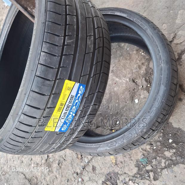 Tyre Size 285/35r23 Accelera - main view