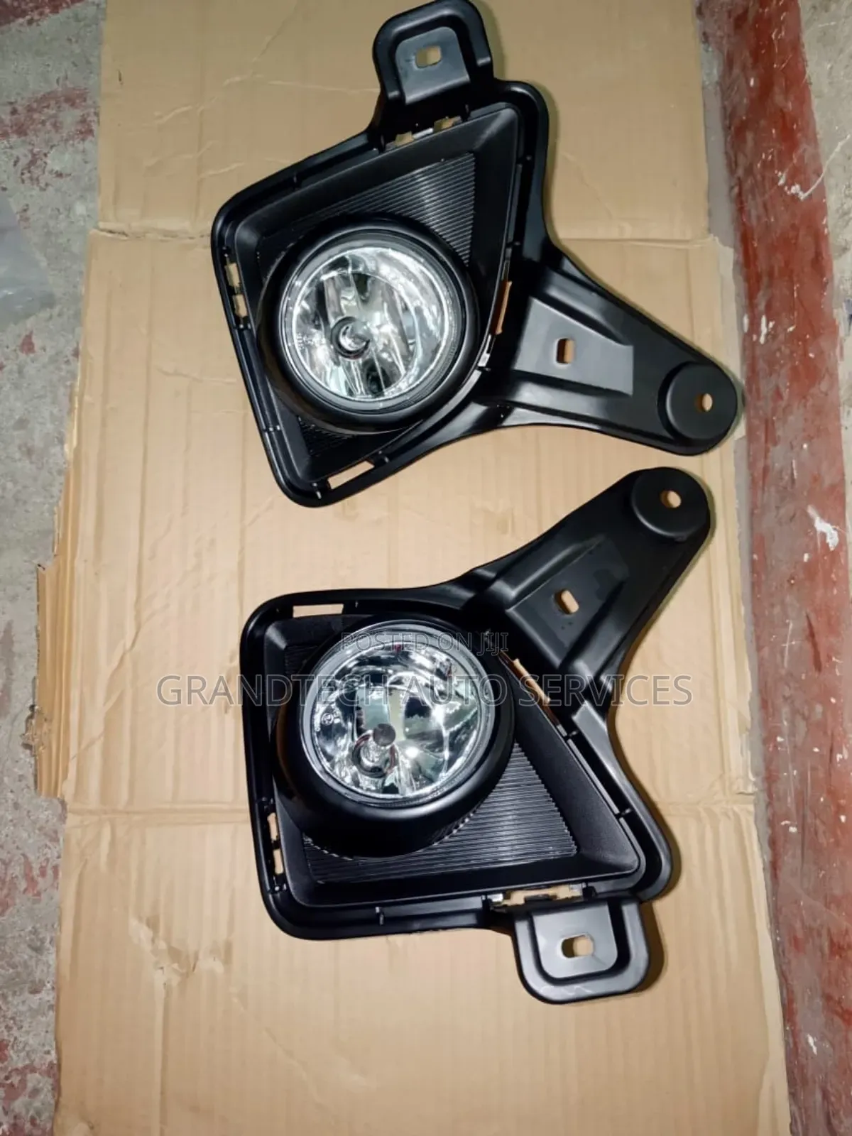 Hiace 7l 9l Old Model Foglights