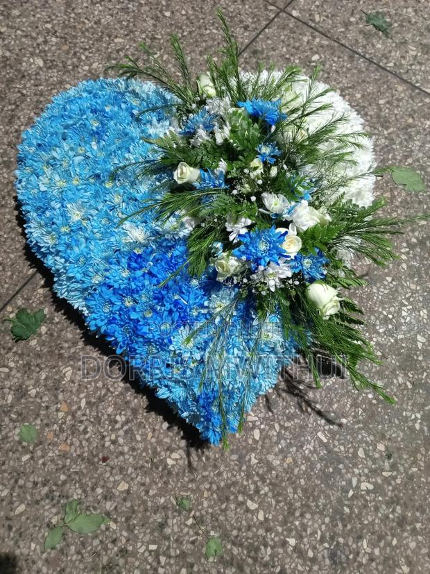 Funeral Flower Arrangements - thumbnail 6