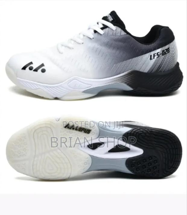 Badminton Shoe Fast Delivery - thumbnail 3