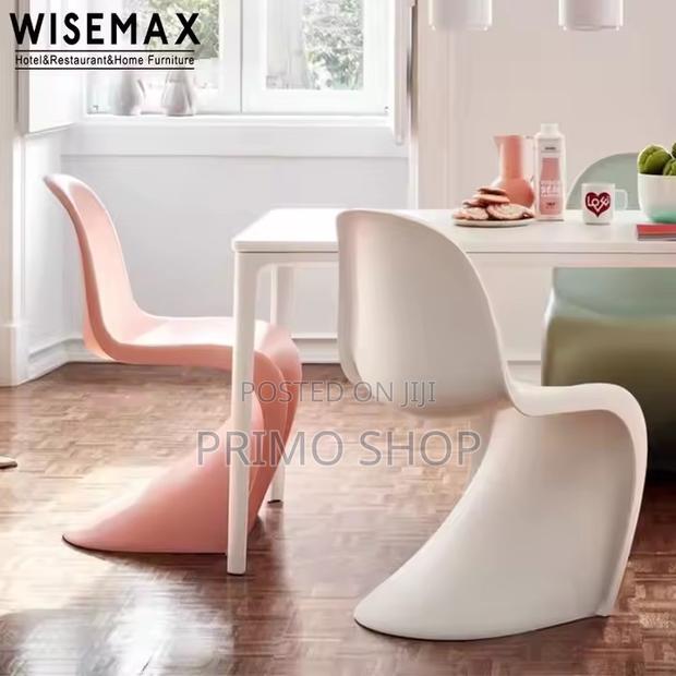 Office Chair; Futuristic Eames Posh Office Chair