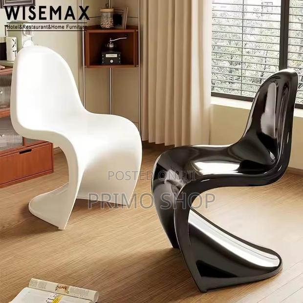 Office Chair; Futuristic Eames Posh Office Chair - thumbnail 3