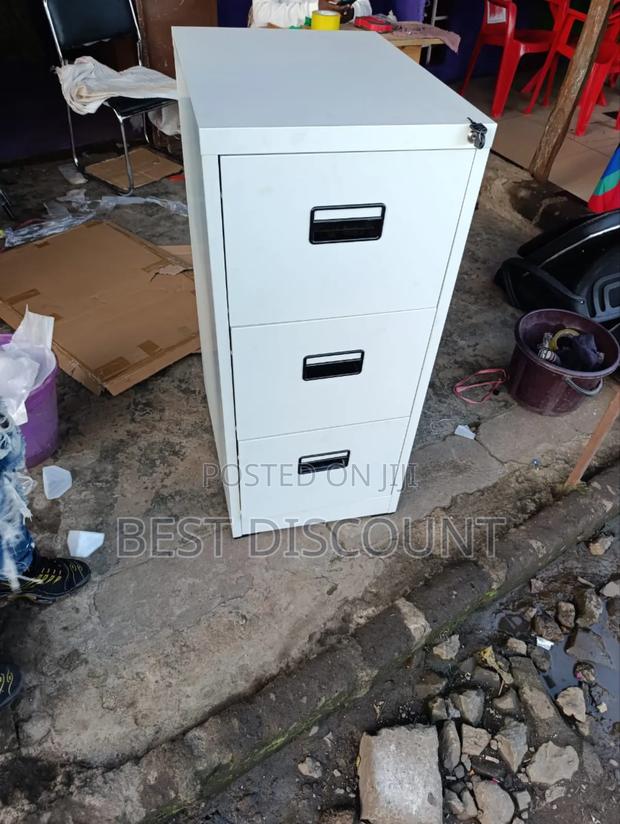 Still File Cabinet 3 Drawers