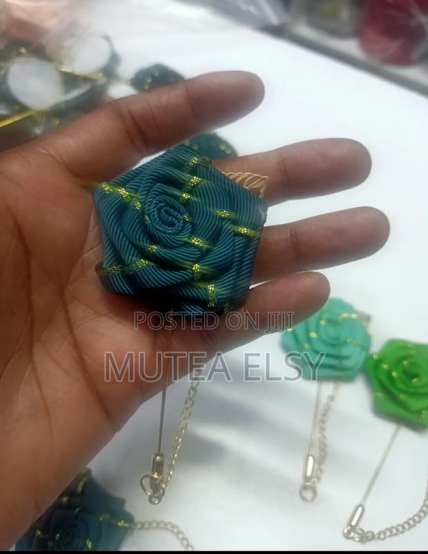 Green Lapel Chain Pins - thumbnail 4