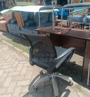 1m Office Desk With Secretarial Mesh Chair Gf9kj