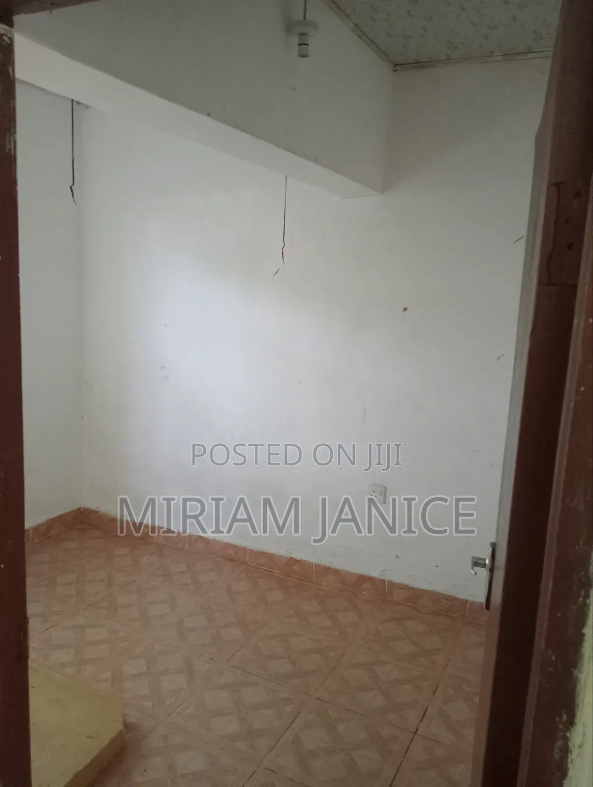 2bdrm House in Kakola, Ahero for rent