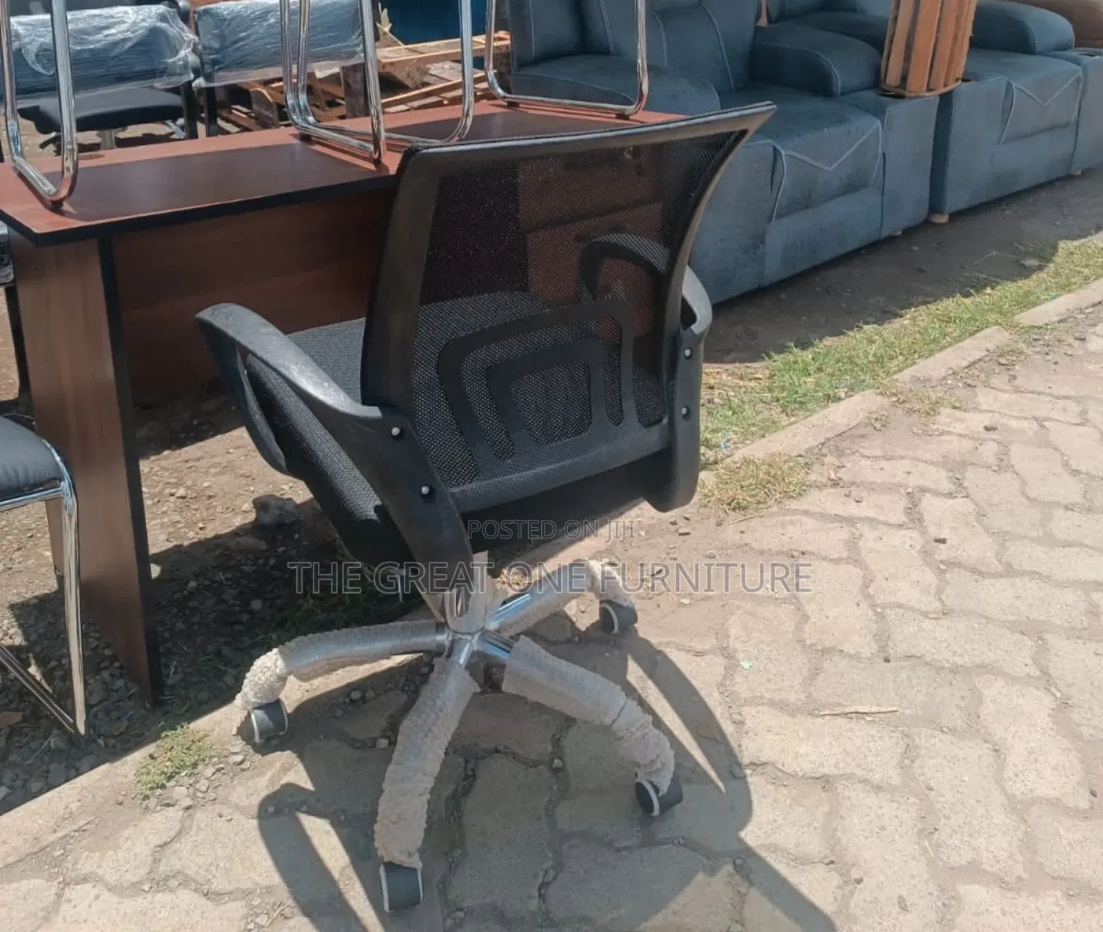 Lockable Brown 1m Office Desk With Mesh Office Chair Kj6tf