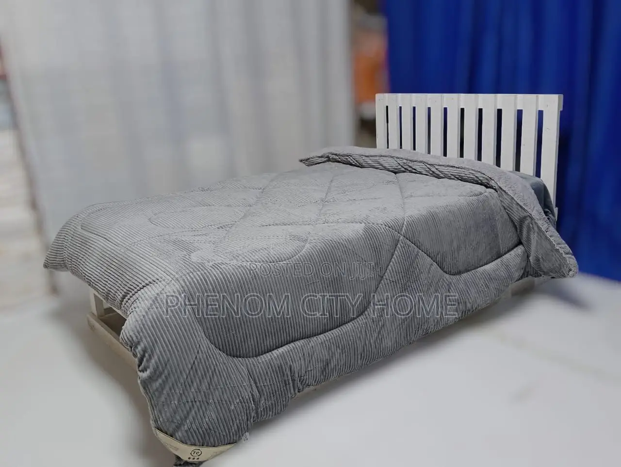 Cozy Single Plain Velvet Woolen Available
