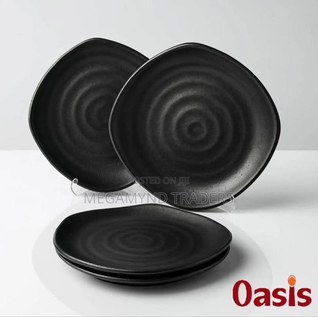 12pc Melamine Black Plates - main view
